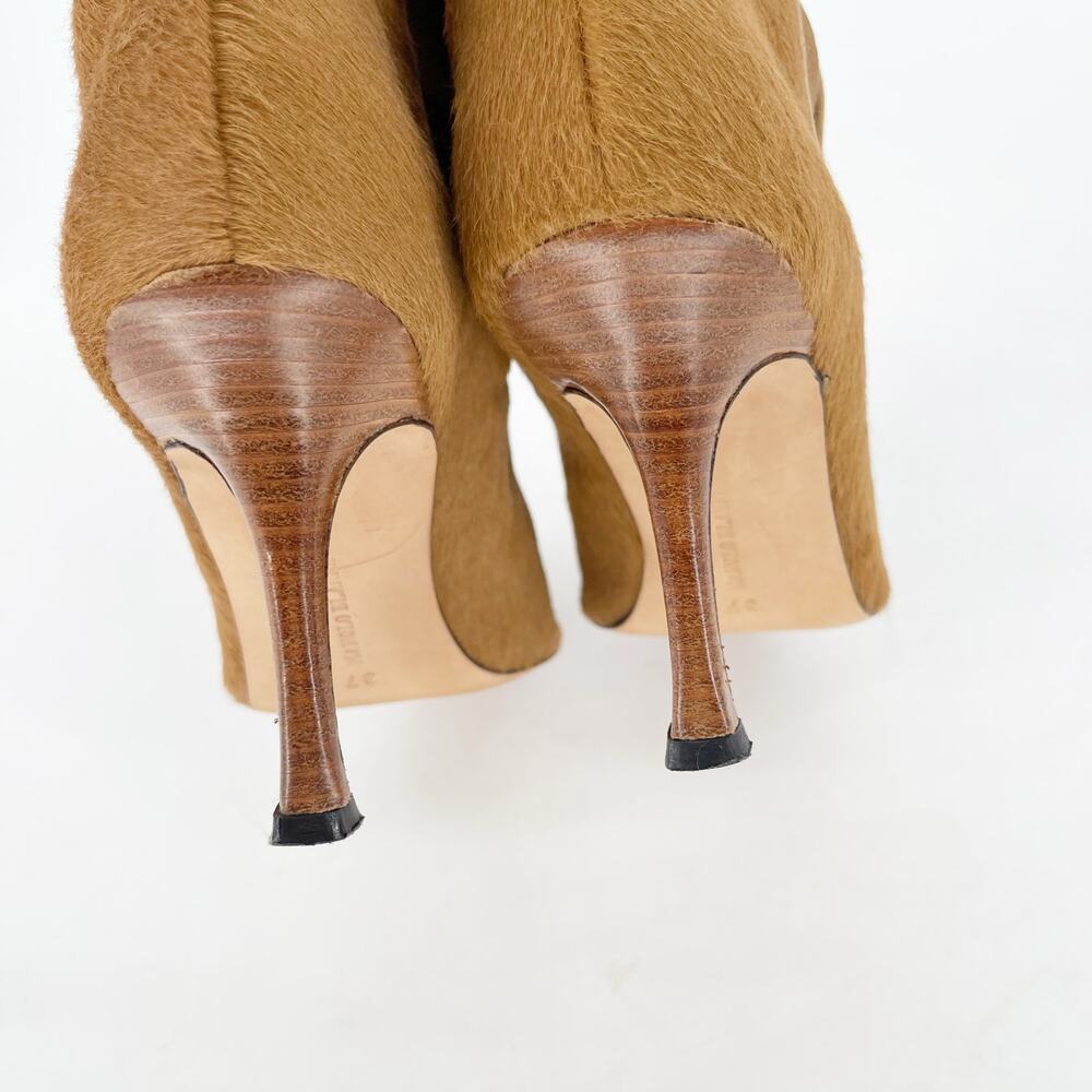 Manolo Blahnik Vintage Ponyhair Camel Brown Heeled Chelsea Ankle Boots IT 37 - Picture 9 of 12